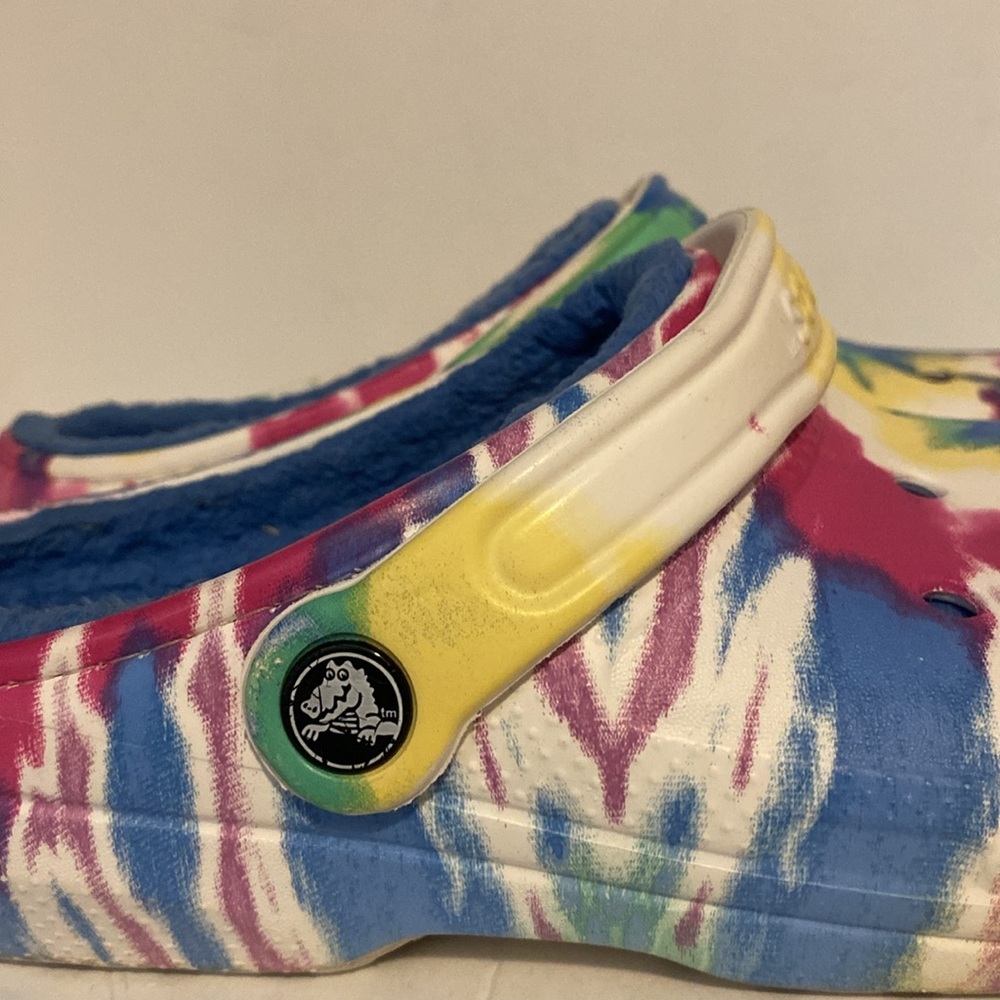 Crocs ClassicVacay Vibes Tie Dyed Lined Clogs - Picture 6 of 9